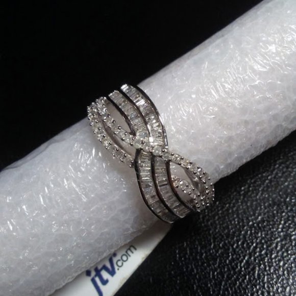 10k Plumb W. G. Diamonds Cross Over Band Ring 8 - Picture 5 of 12